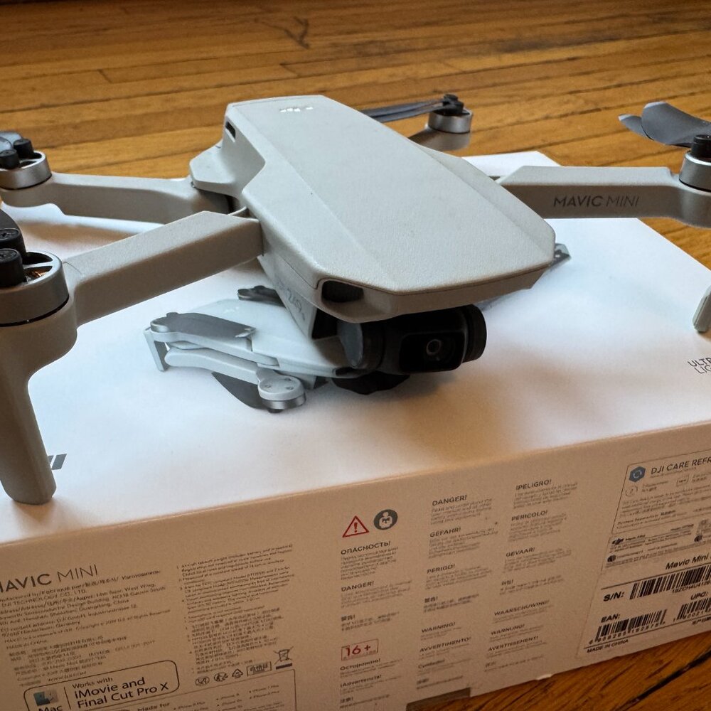 DJI Mavic Mini Drone Quadcopter